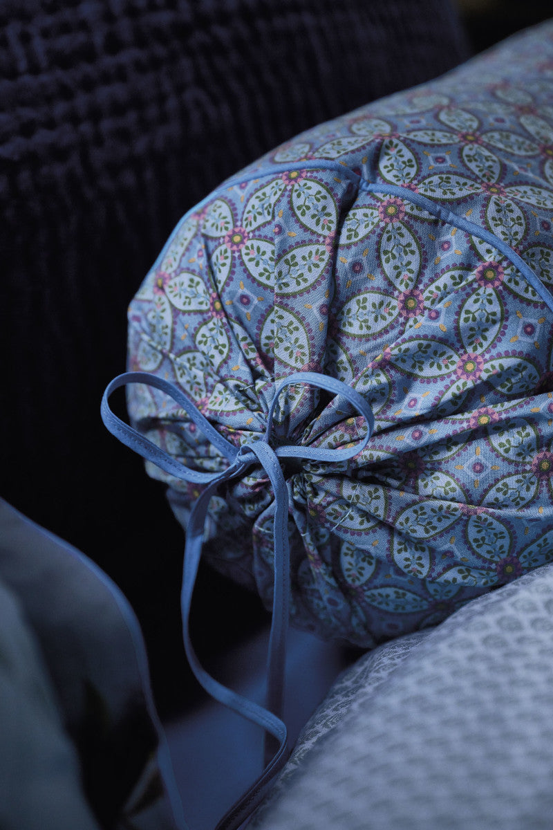 Pip Studio Bustani Kissen blau 22x70cm (1 Stück) Lifestyle 2