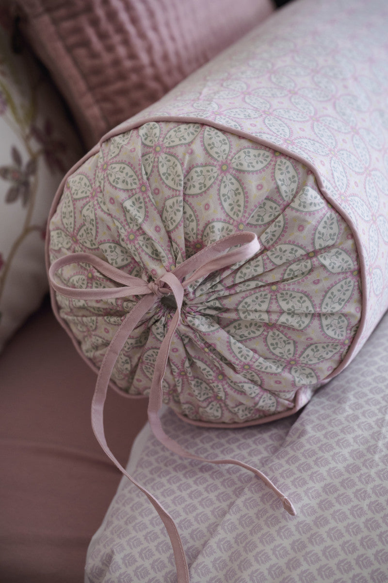 Pip Studio Bustani Kissen weiß 22x70cm (1 Stück) Lifestyle 2