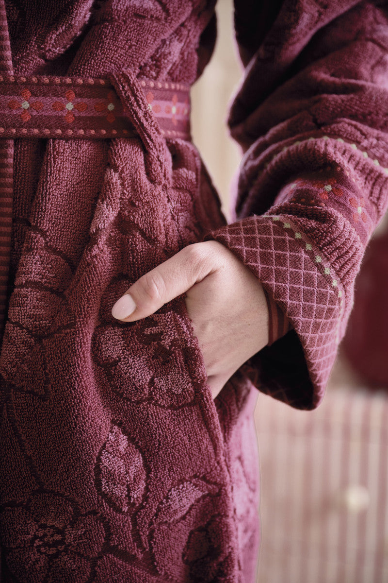 Pip Studio Jasmin Jacquard Bademantel dunkelrosa XL Lifestyle 4