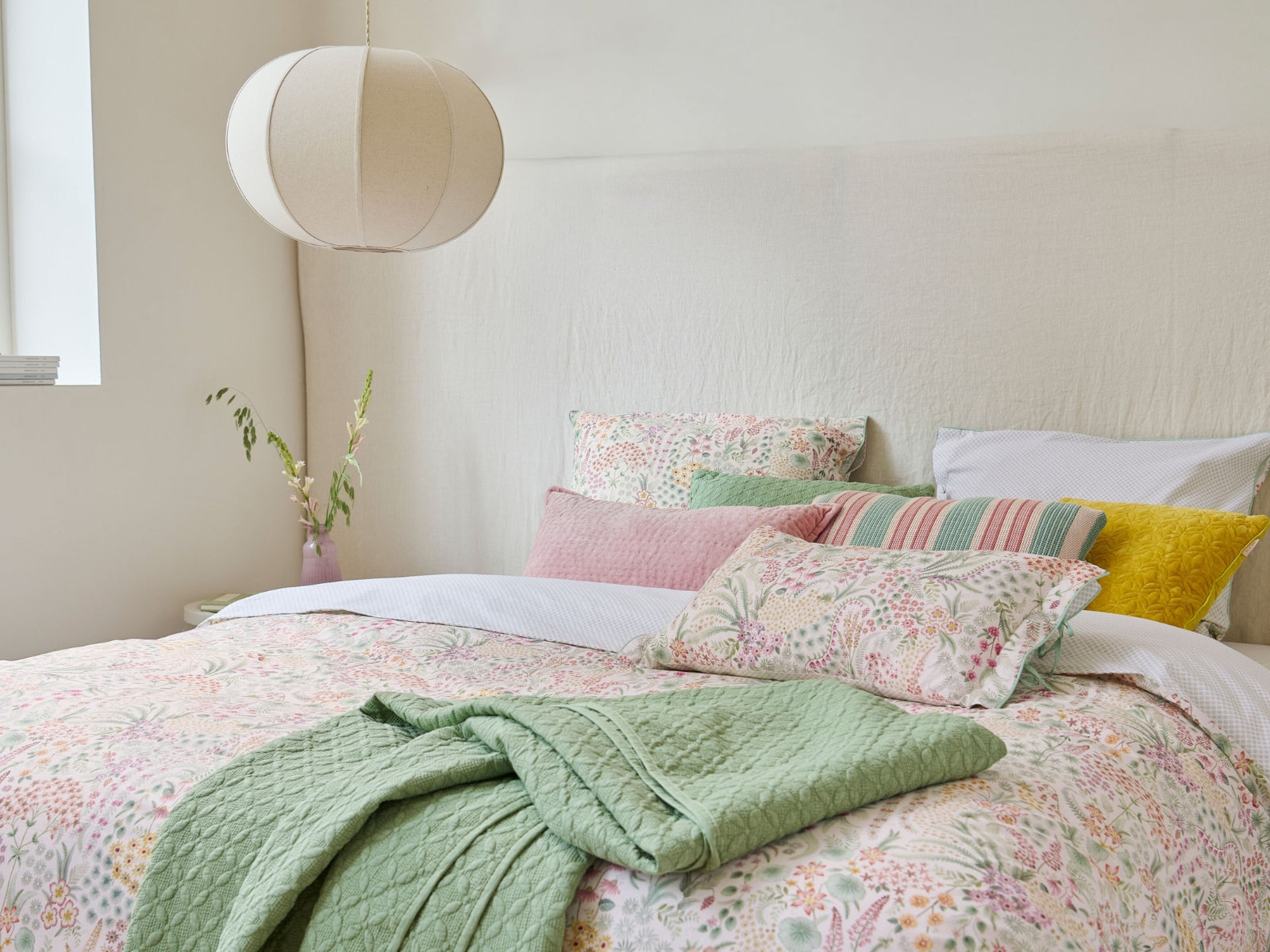 Pip Studio Lodi Garden Kissen off-white 35x60cm (1 Stück) Lifestyle 1