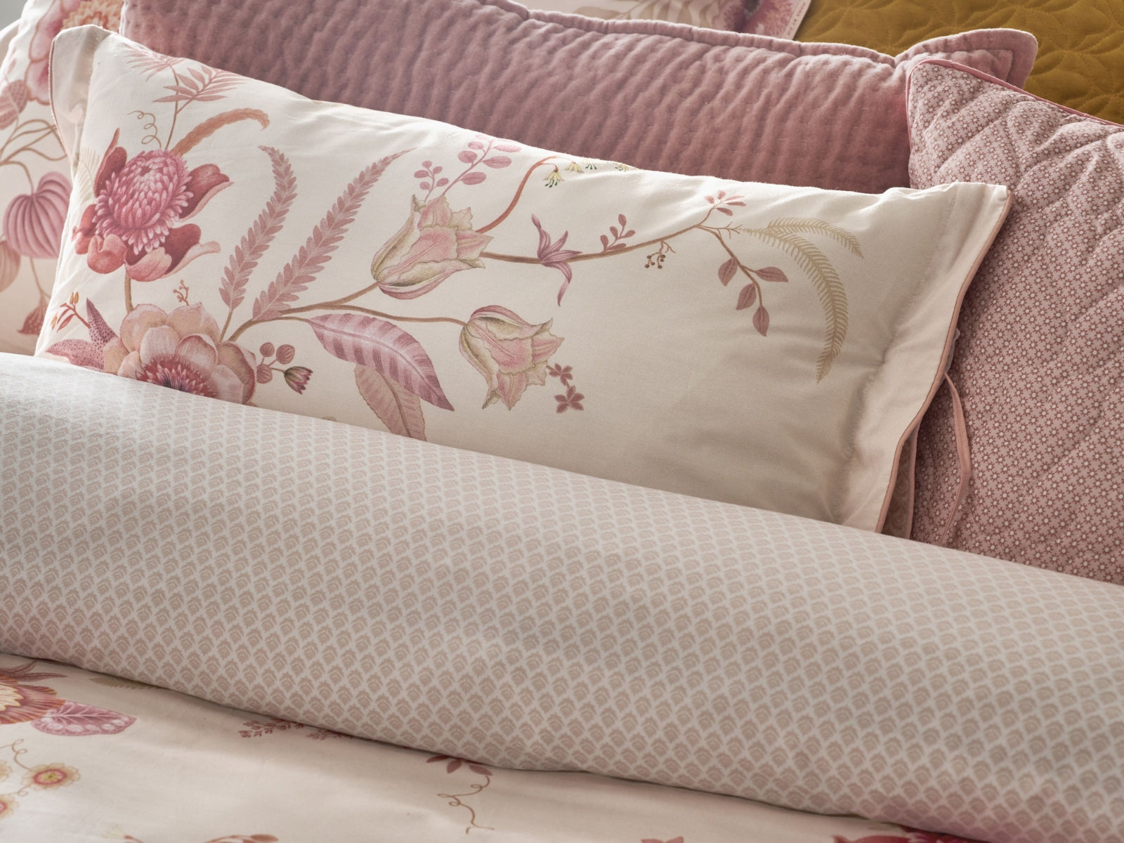 PIP STUDIO Everbloom Kissen light pink 35x60cm (1 Stück) - Produktbild 3