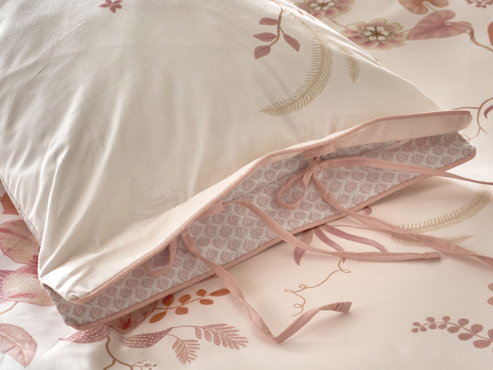 PIP STUDIO Everbloom Kissen light pink 35x60cm (1 Stück) - Produktbild 2