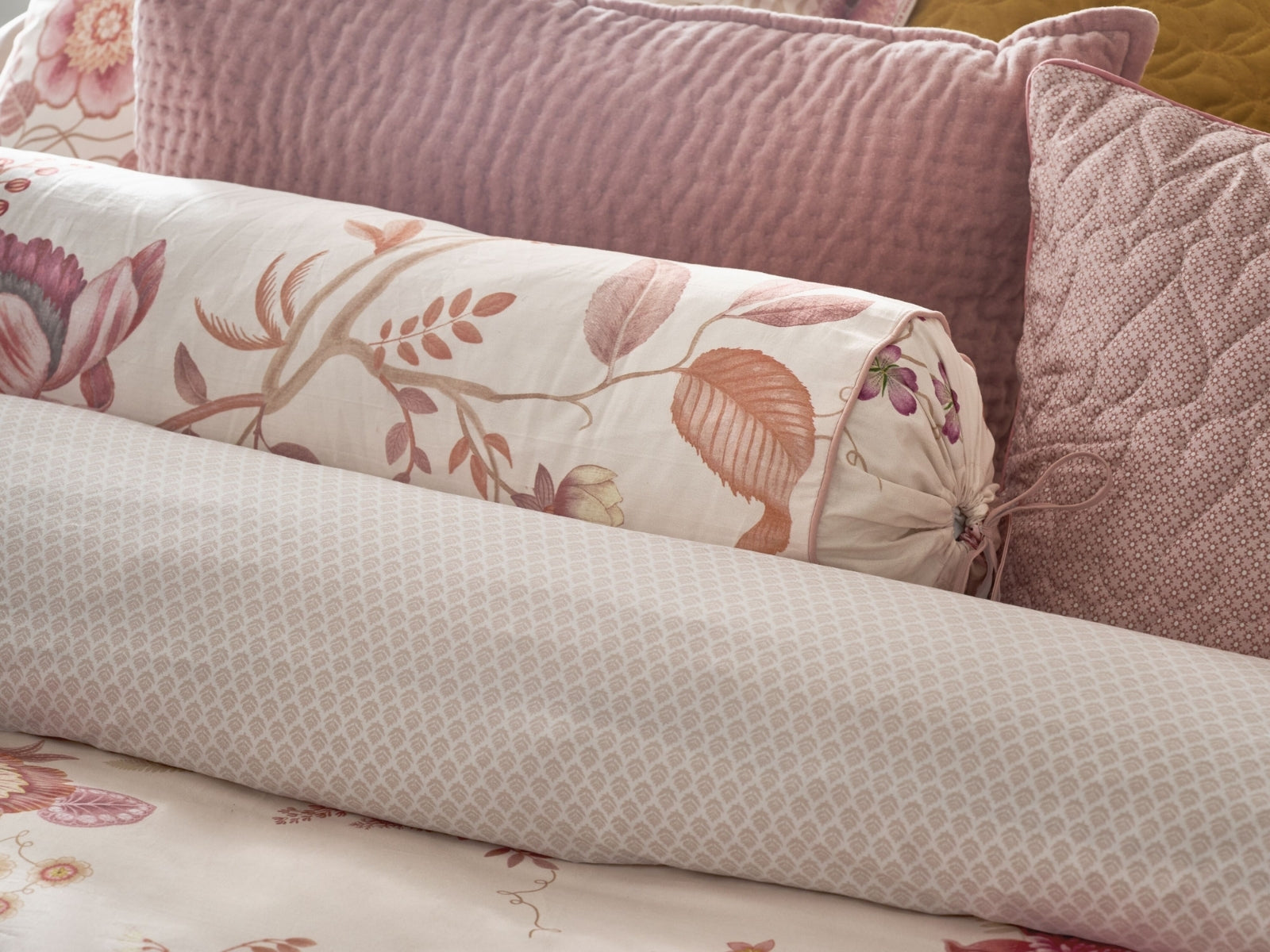 PIP STUDIO Everbloom Kissen Rolle light pink 22x70cm (1Stück) - Produktbild 3