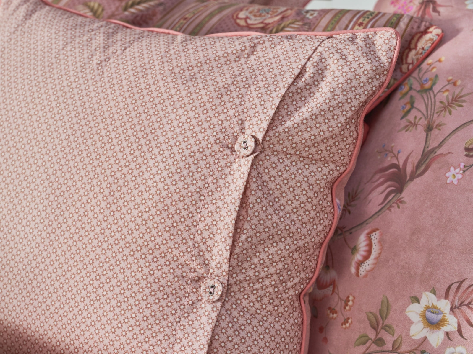 PIP STUDIO Lotus Lullaby Kissen quadratisch pink 45x45cm (1Stück) - Produktbild 3