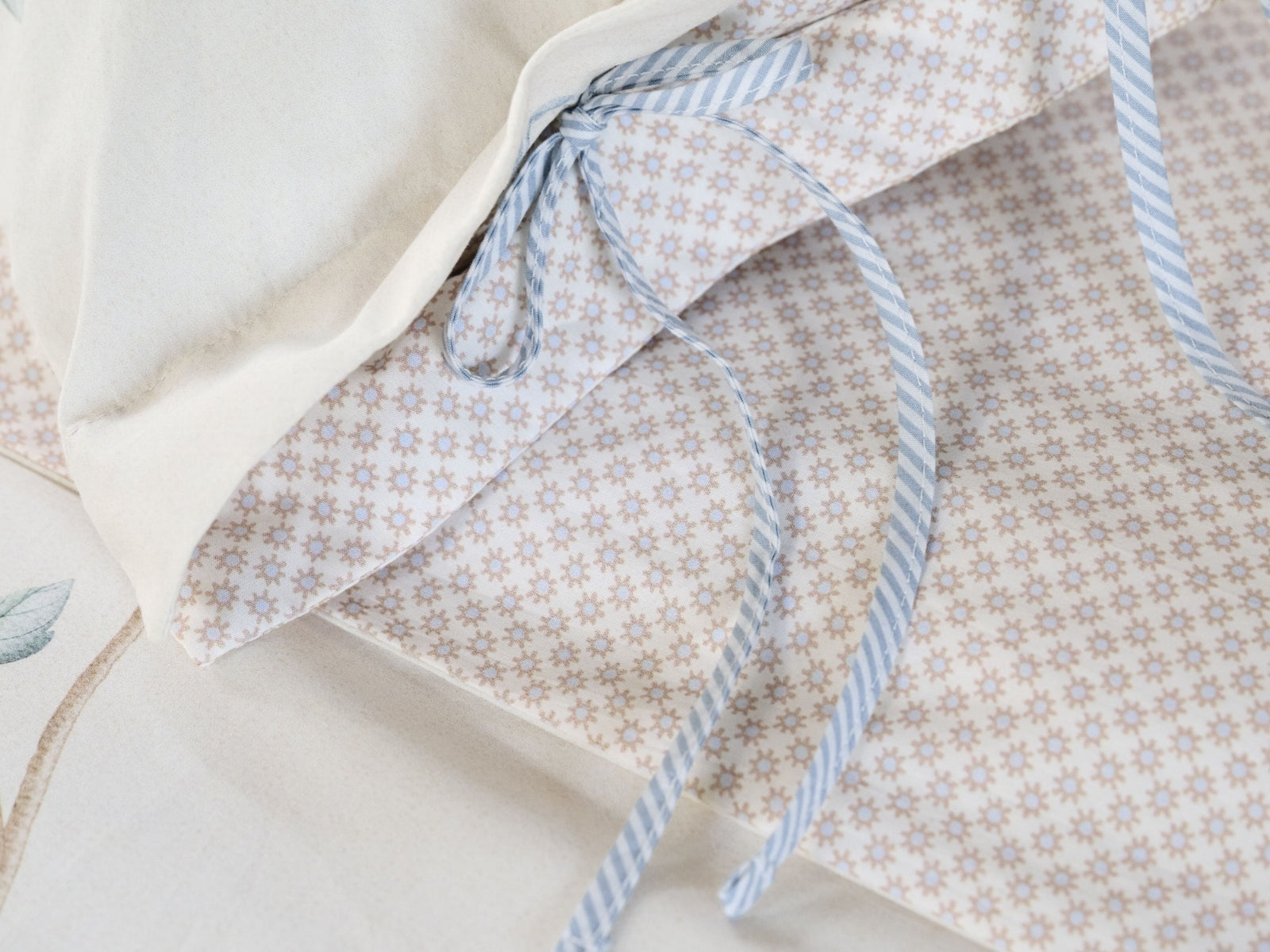 PIP STUDIO Desi Garden Kissen off-white 35x60cm (1 Stück) - Produktbild 4