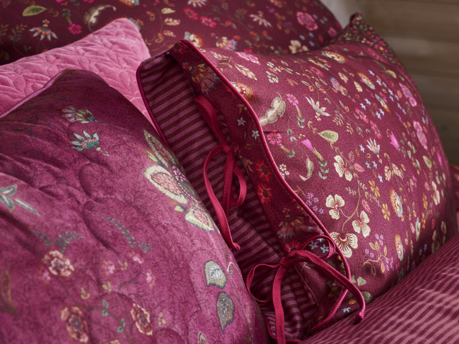 PIP STUDIO Flora Bangalore Kissen dark pink 35x60cm (1 Stück) - Produktbild 5