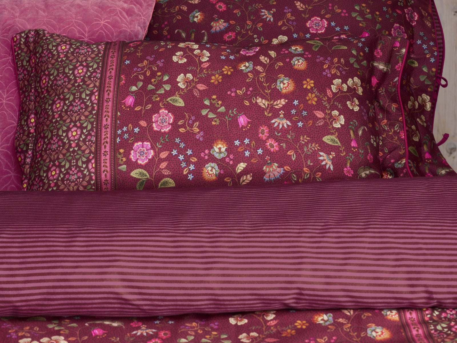 PIP STUDIO Flora Bangalore Kissen dark pink 35x60cm (1 Stück) - Produktbild 4