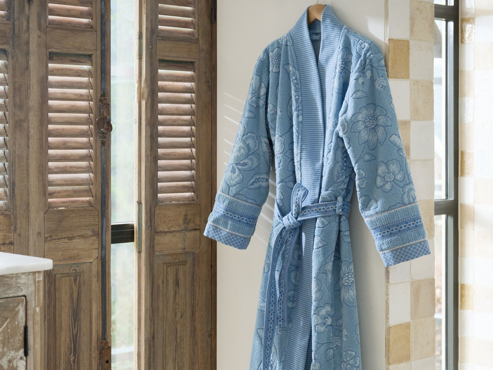 PIP STUDIO Jasmin Jacquard Bademantel light blue S (1 Stück) - Produktbild 3