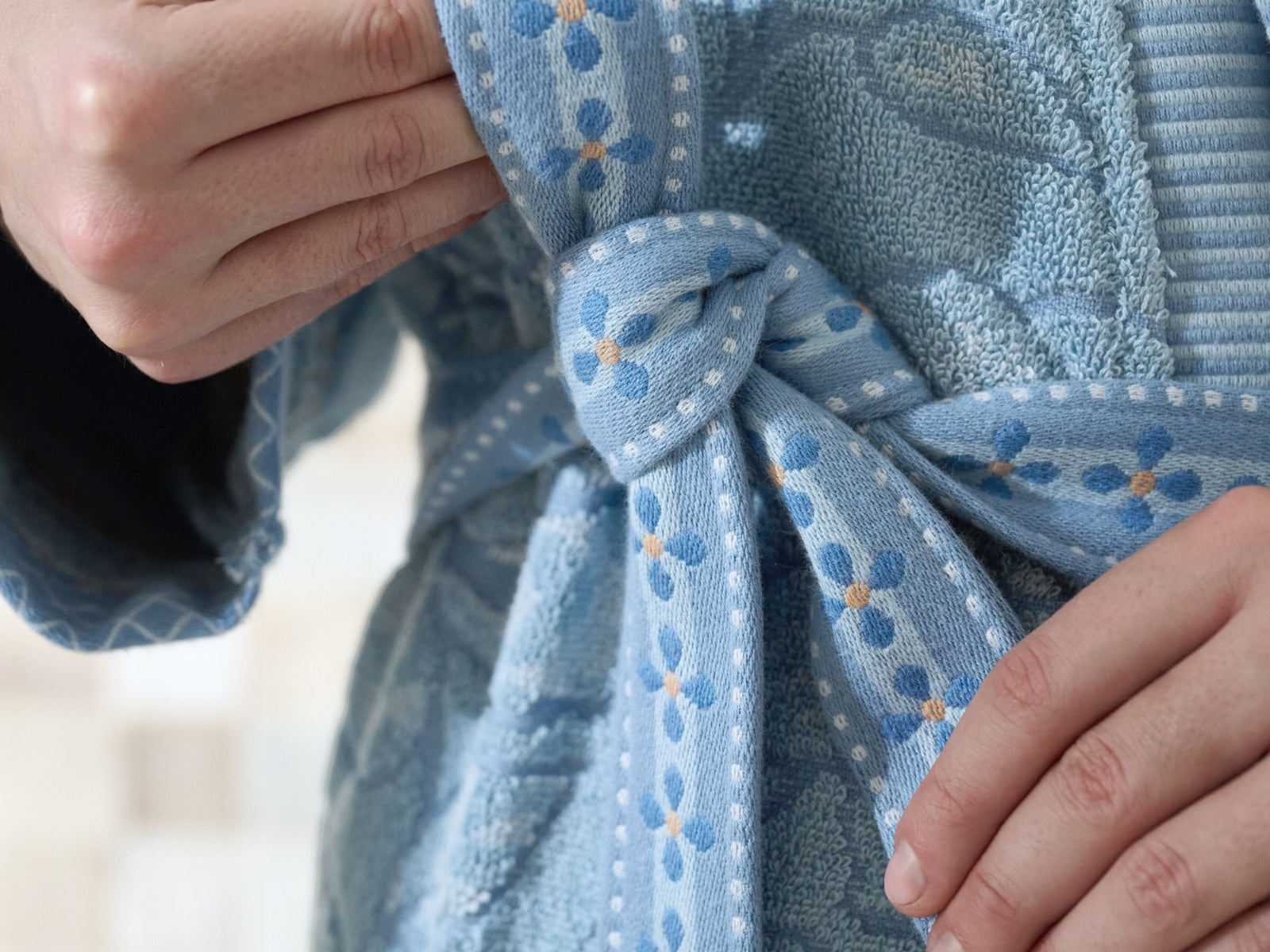 PIP STUDIO Jasmin Jacquard Bademantel light blue L (1 Stück) - Produktbild 7