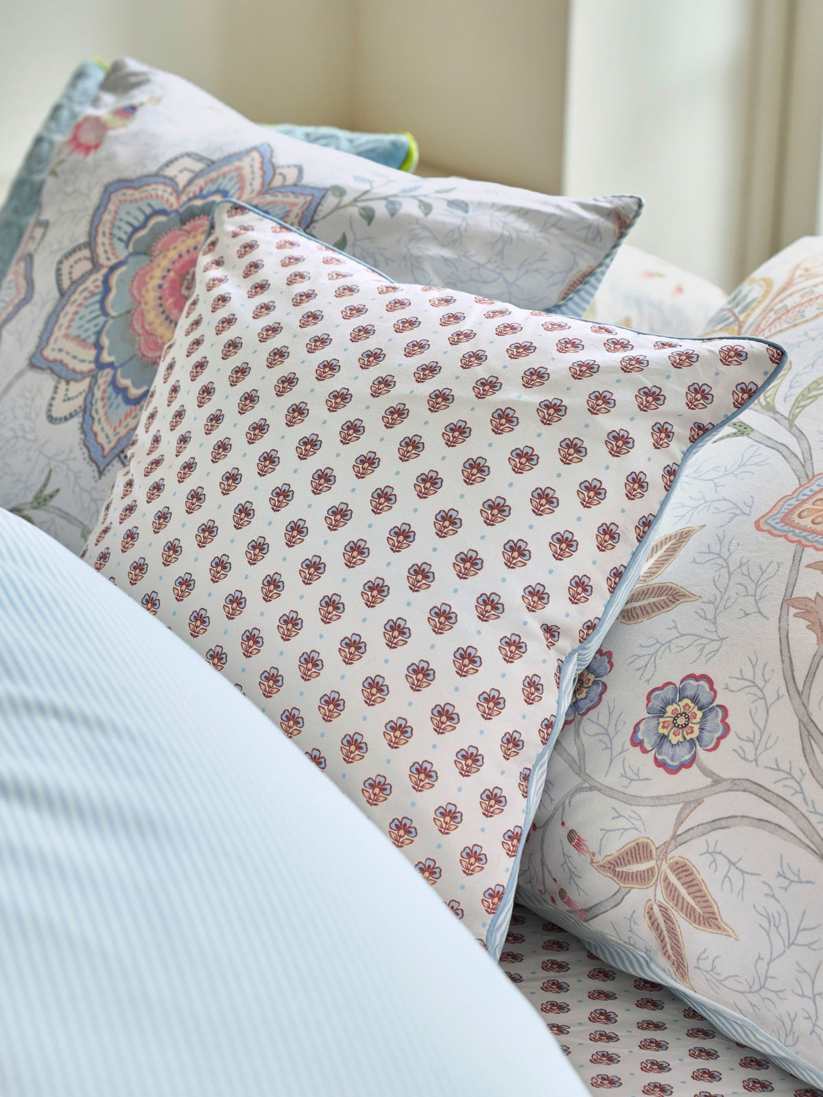 Pip Studio Mumbai Morning Kissen blau 53x53cm (1 Stück) Lifestyle 2