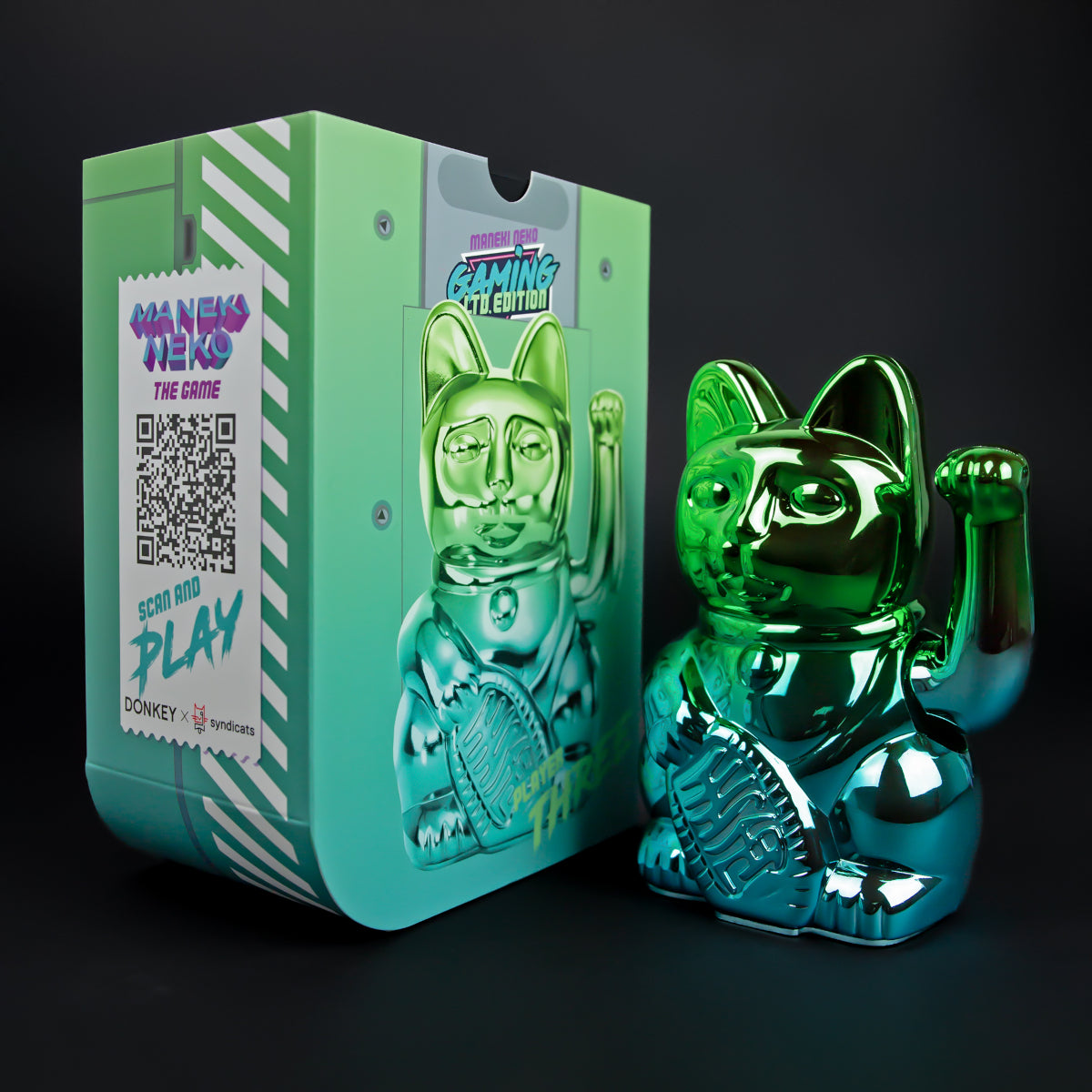 Donkey Products Lucky Cat Player Three Winkekatze shiny green/blue 15cm Lifestyle 3