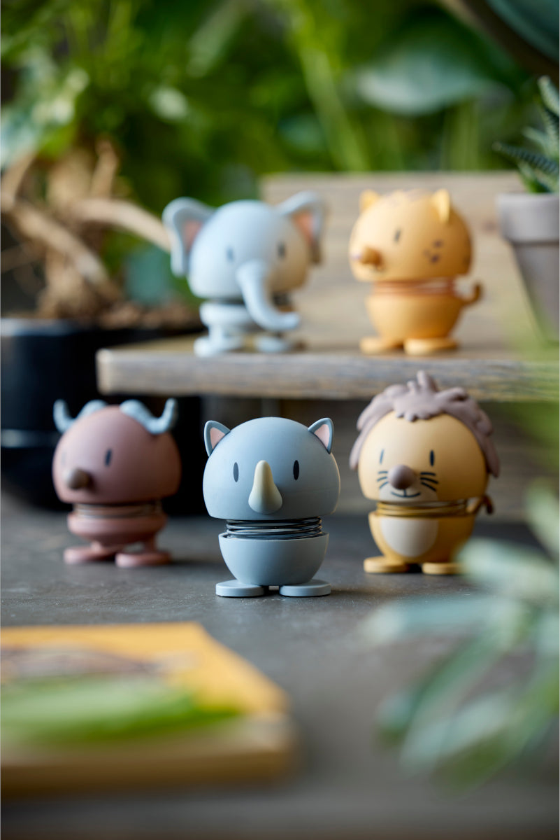 Hoptimist Soft Rhino S Grey 6,4cm Lifestyle 4