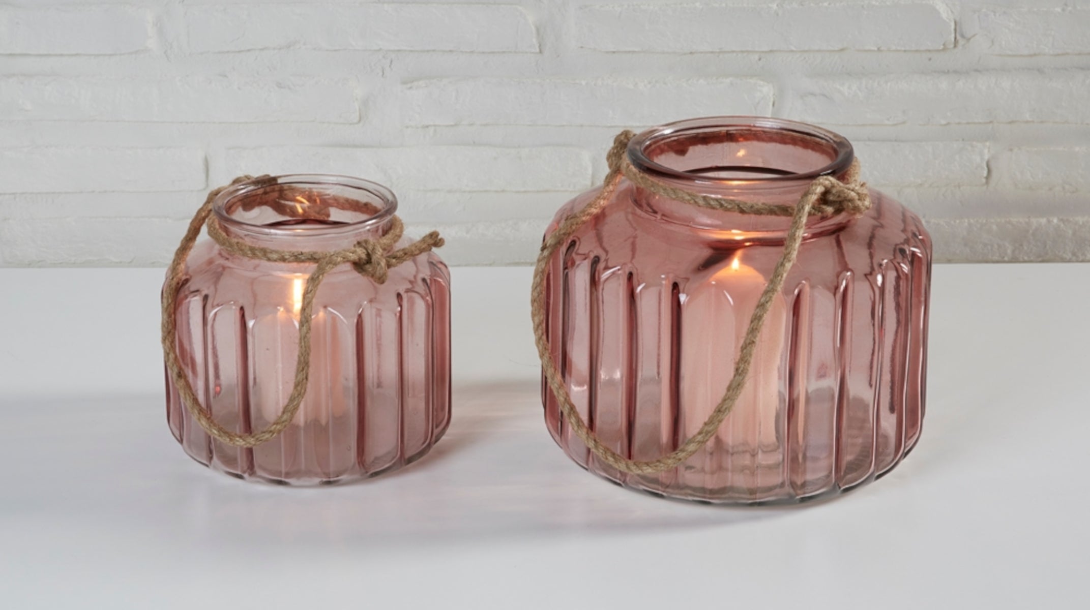 La Casa di Caesar Votiv Glas mit Henkel rot 27 x 22 cm Freisteller