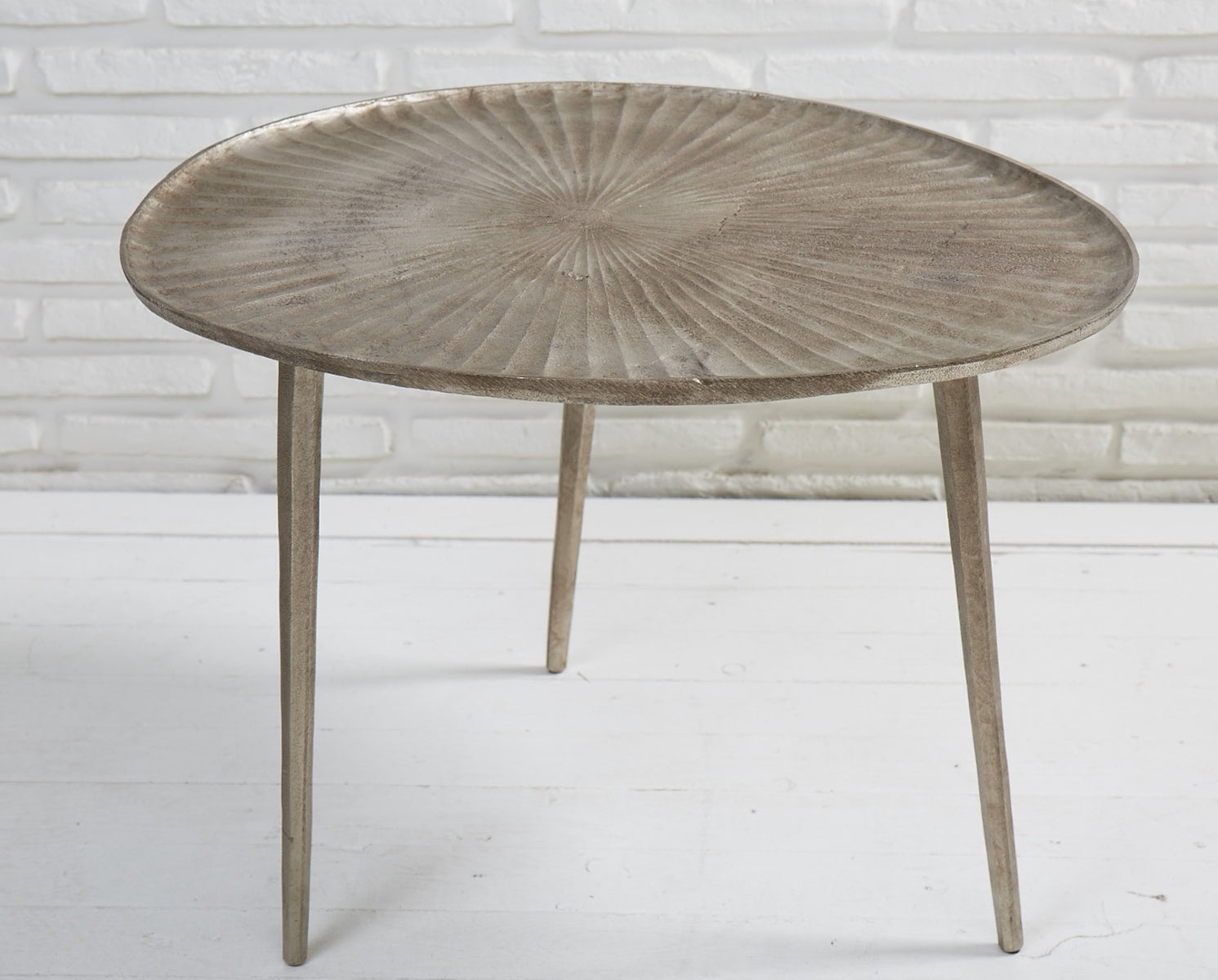 La Casa di Caesar Couchtisch rund antik silber 60 cm Lifestyle