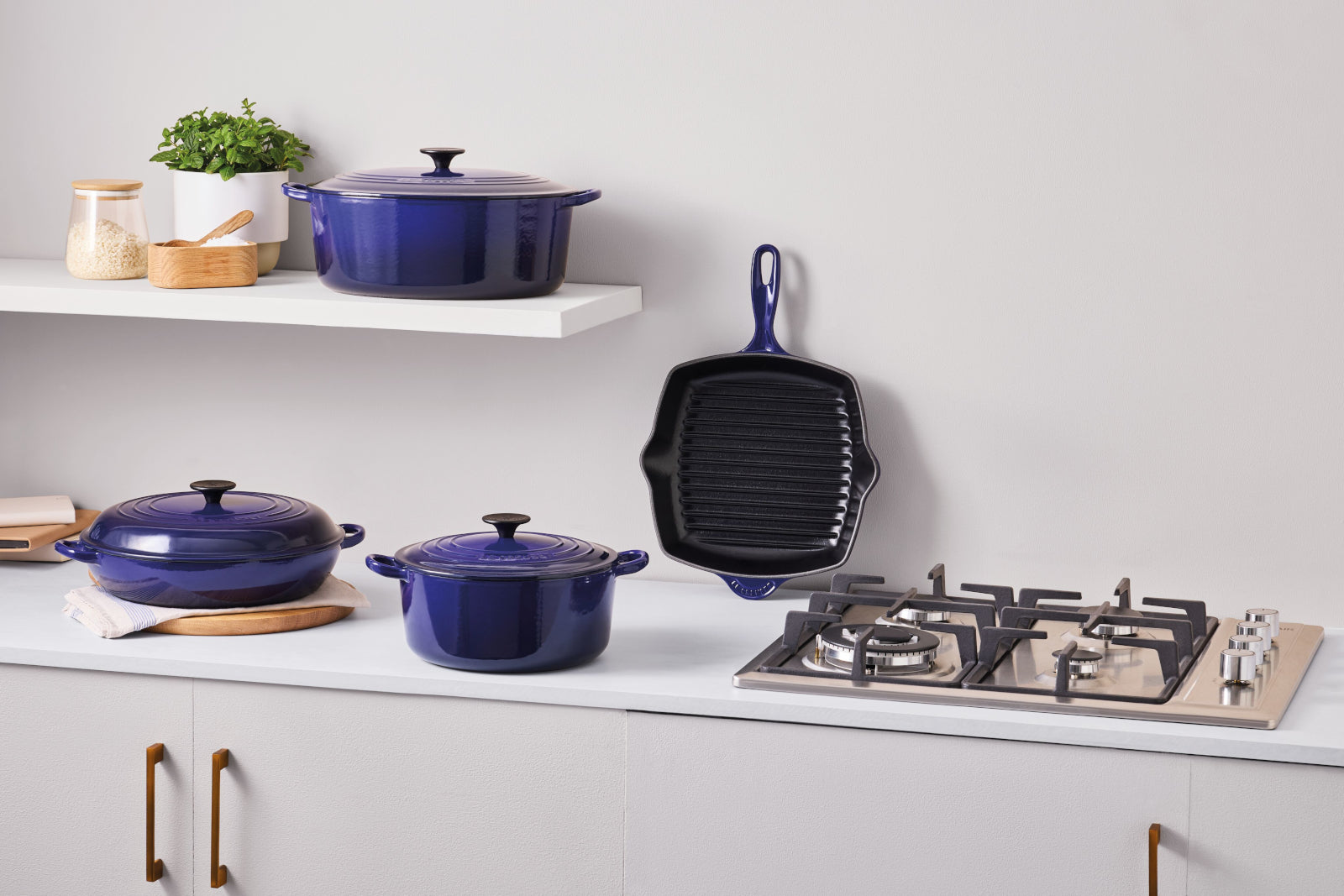 Le Creuset Grillpfanne Tradition quadratisch indigo 26cm Lifestyle 1