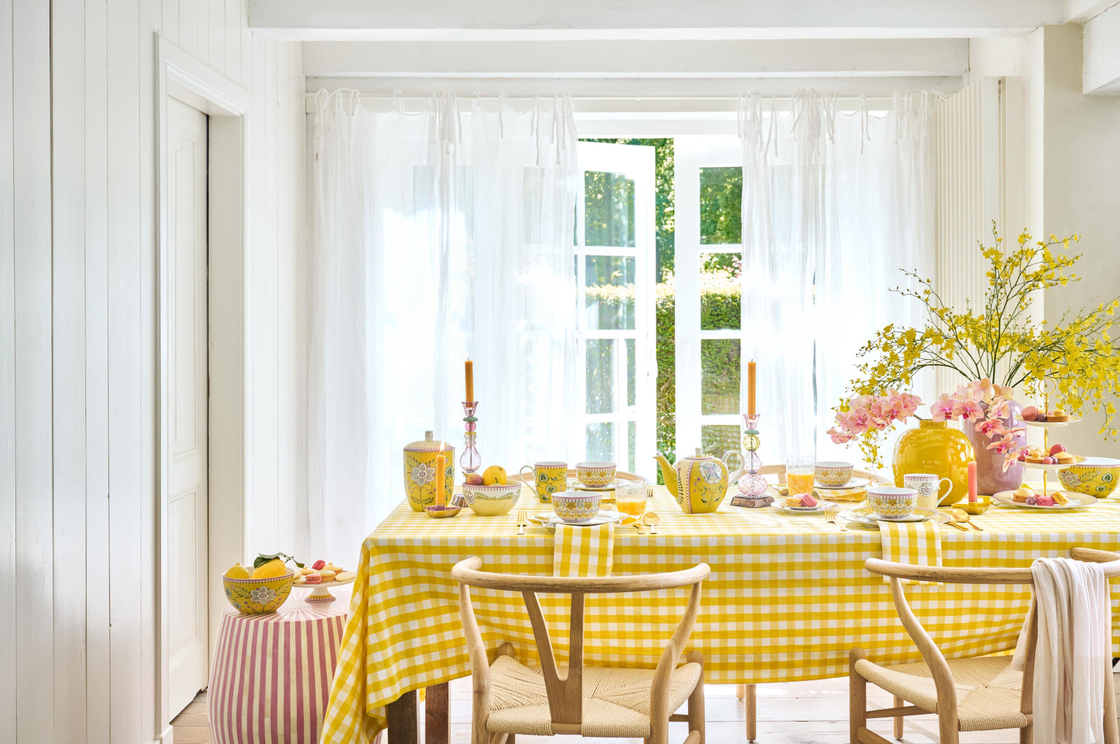 PIP STUDIO Lily&Lotus Uni Yellow Frühstücksteller 23cm Lifestyle2