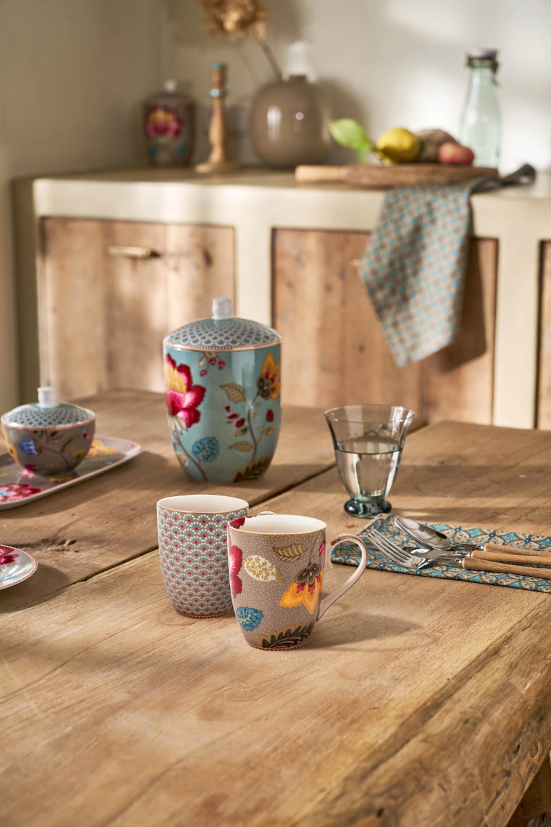 PIP STUDIO Blooming Tales Fantasy Khaki Large Henkelbecher 0,365l Set2 Lifestyle