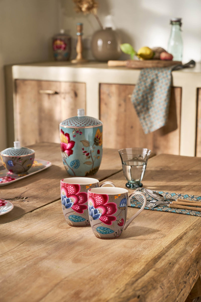 PIP STUDIO Blooming Tales Fantasy Khaki Henkelbecher XL 0,45l Set2 Lifestyle