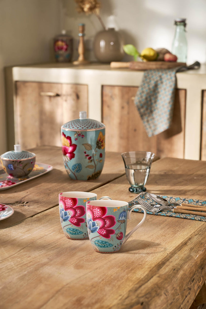 PIP STUDIO Blooming Tales Fantasy Blue Henkelbecher XL 0,65l Set2 Lifestyle