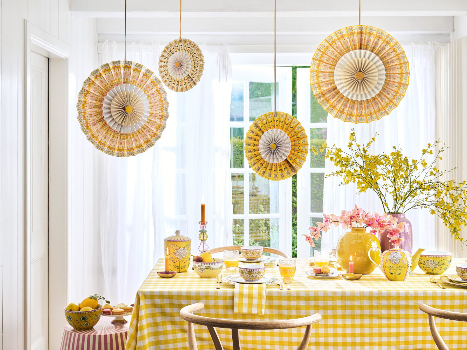 PIP STUDIO Lily&Lotus Tiles Yellow Large Teekanne 1,6l Lifestyle3