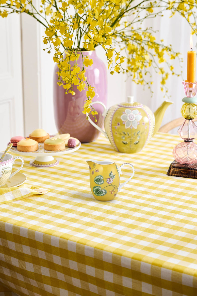 PIP STUDIO Lily&Lotus Yellow Krug 0,25l Lifestyle1