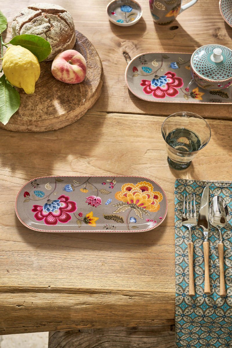 PIP STUDIO Blooming Tales Fantasy Khaki Kuchenplatte 33,3x15,5cm Lifestyle1