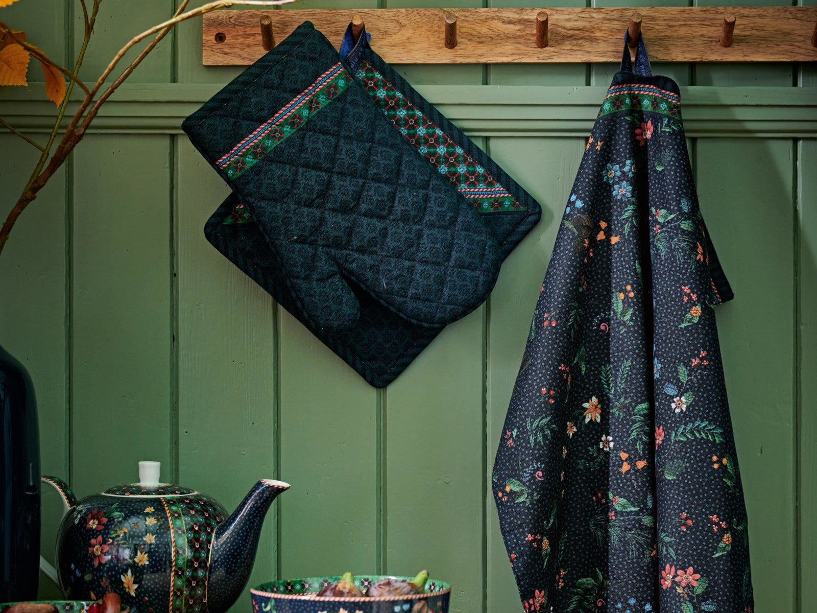 PIP STUDIO Berry Blues Schürze blau 85x88cm Lifestyle 1