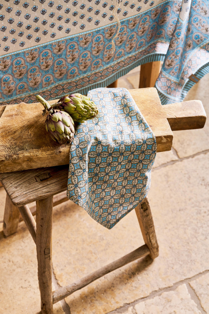 PIP STUDIO Blooming Tales Bustani-Pashmina Khaki-Blue Geschirrtuch 50x70cm Set2 Lifestyle1