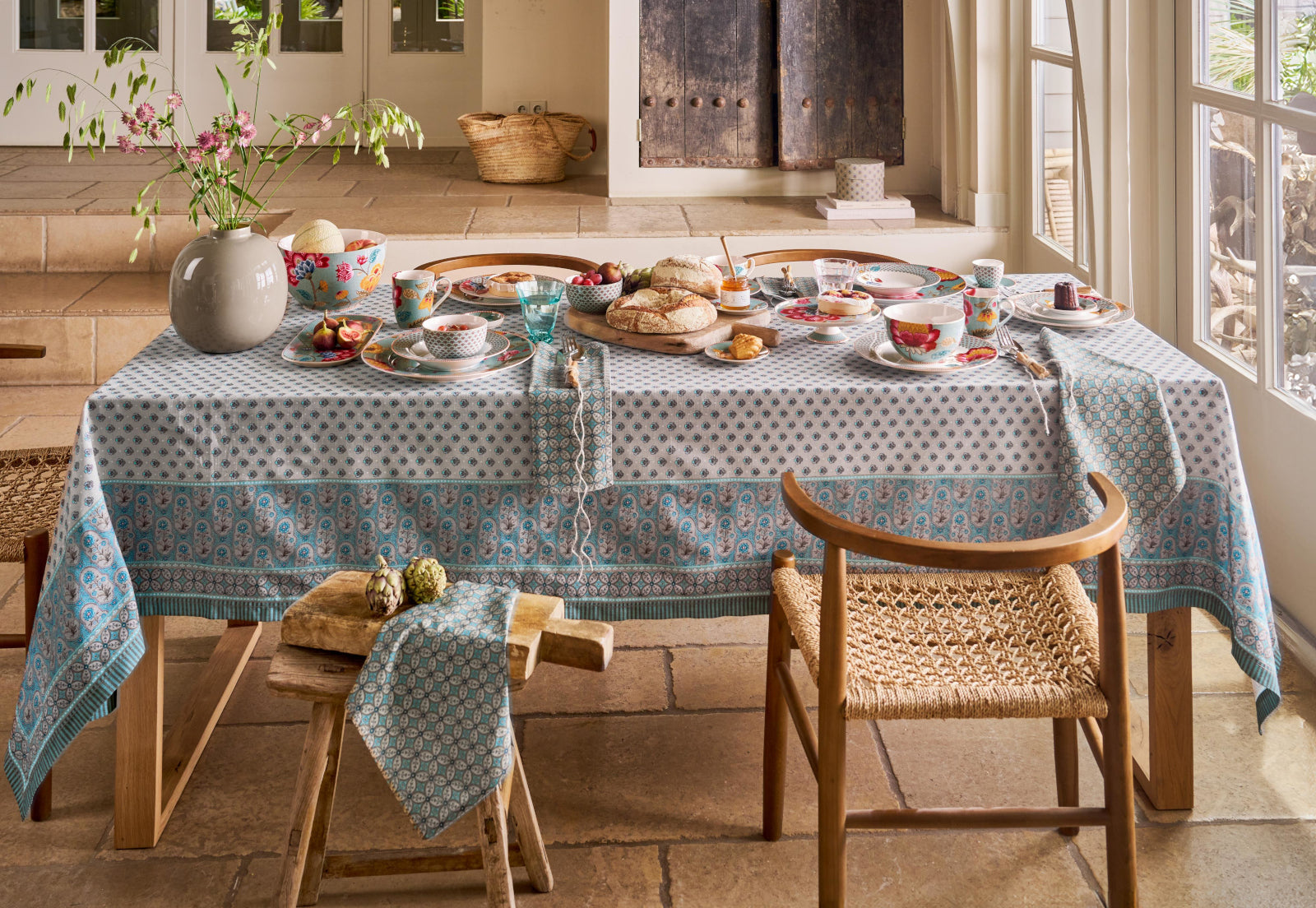 PIP STUDIO Blooming Tales Bustani-Pashmina Khaki-Blue Geschirrtuch 50x70cm Set2 Lifestyle4