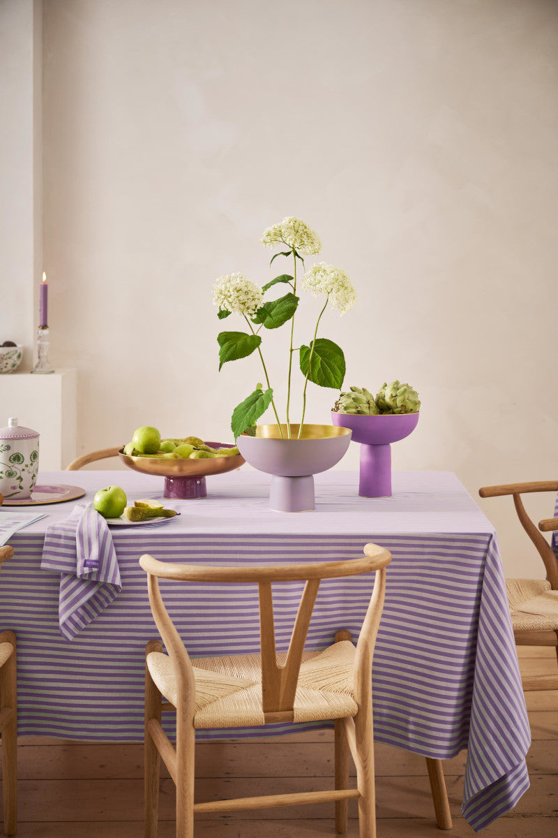 PIP STUDIO Lily&Lotus Tischdecke Stripes lila 180x300cm – Tischideen & Ambiente
