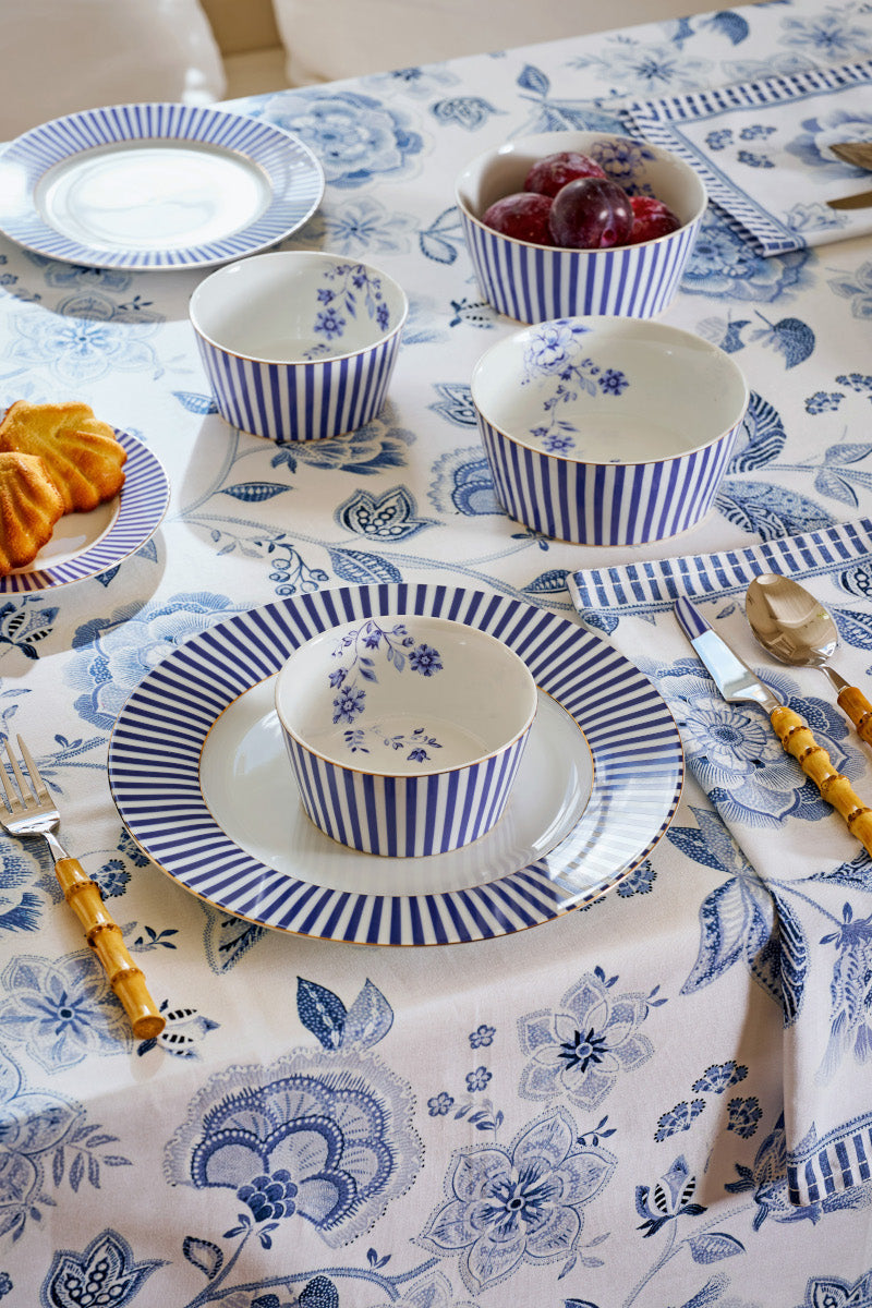 PIP STUDIO Royal Regal Flower Blue Tischdecke 160x260cm Lifestyle  2