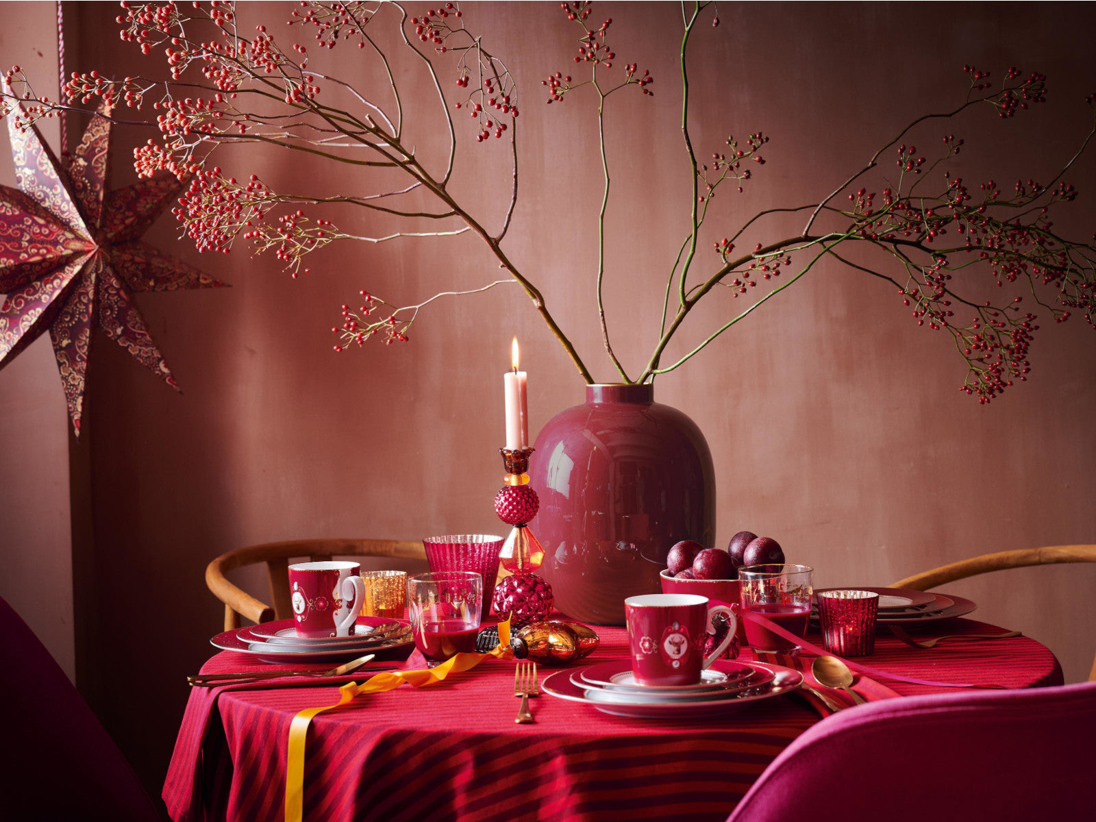 PIP STUDIO Tischläufer dunkelrot 160x250cm Lifestyle 1