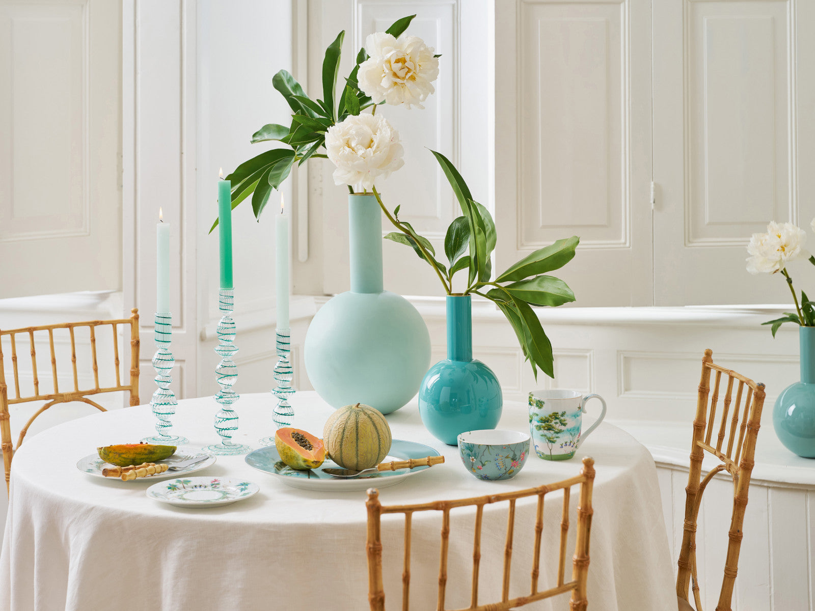 PIP STUDIO Swirl Light Blue Glas Kerzenständer 20cm Lifestyle 1