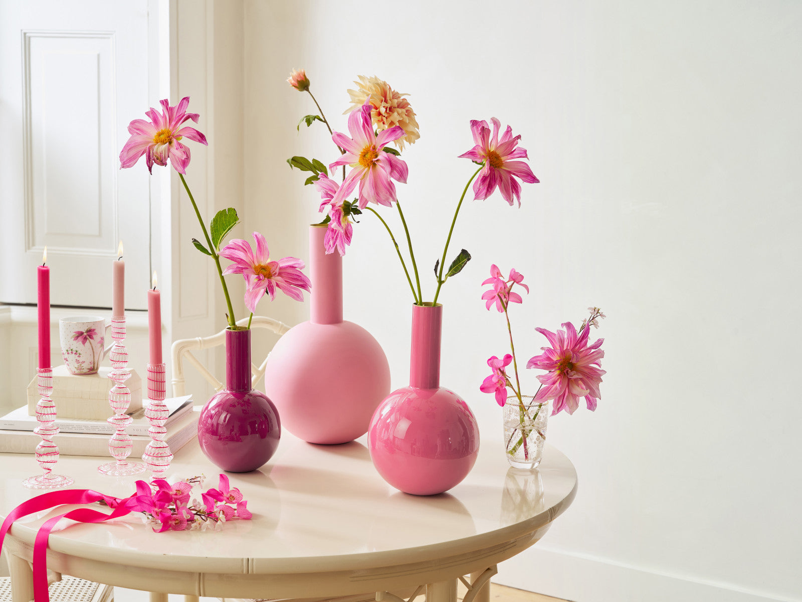 PIP STUDIO Vase Metal Small Bright Pink 15x26cm Lifestyle 1