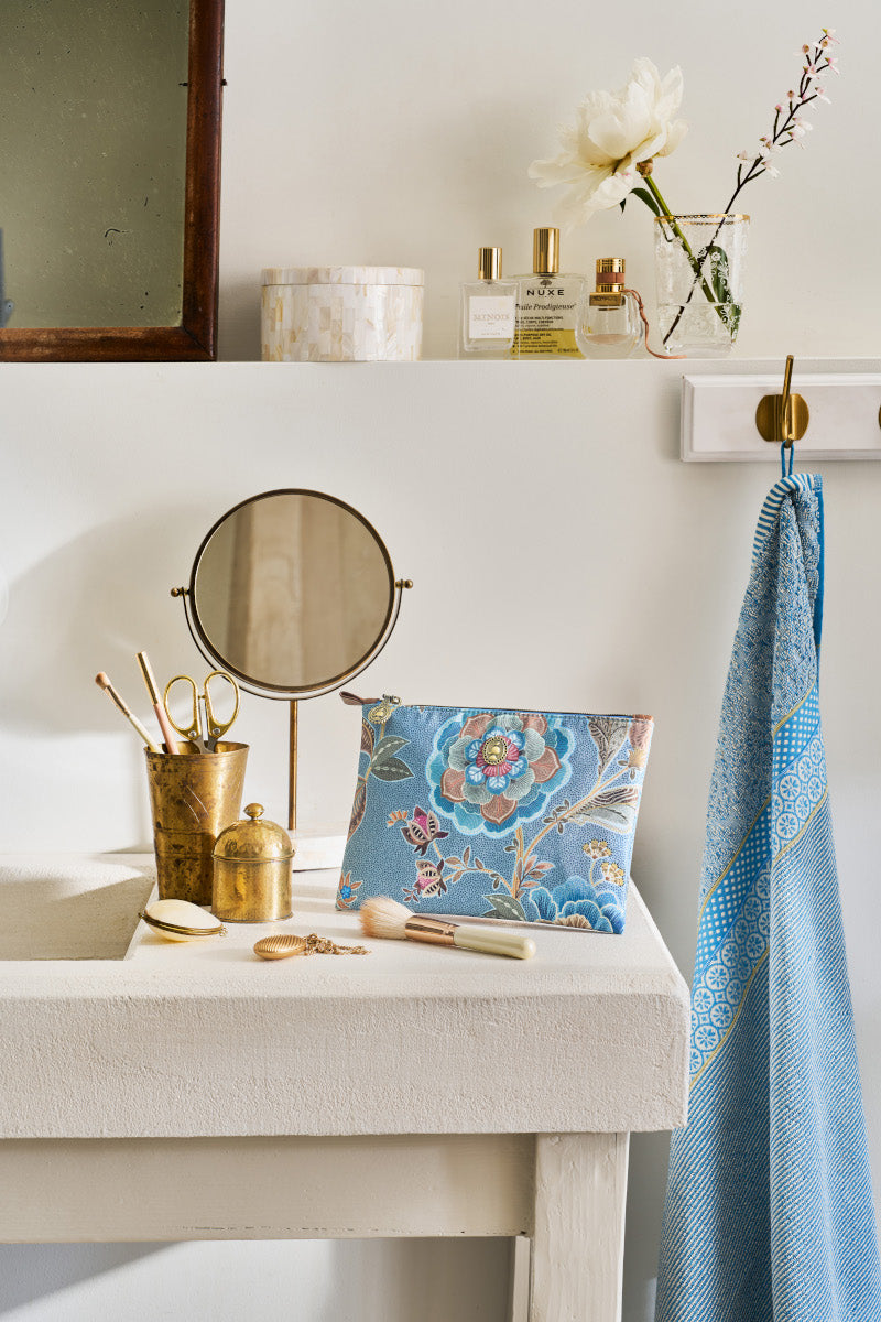 PIP STUDIO Charly Kosmetiktasche flach medium Matata blau 24x1x15.5cm Lifestyle 1