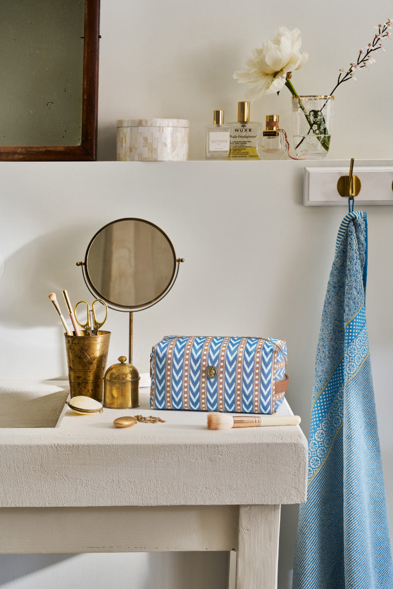 PIP STUDIO Coco Kosmetiktasche medium Samba Stripe blau 21,5x10x10,5cm Lifestyle 1