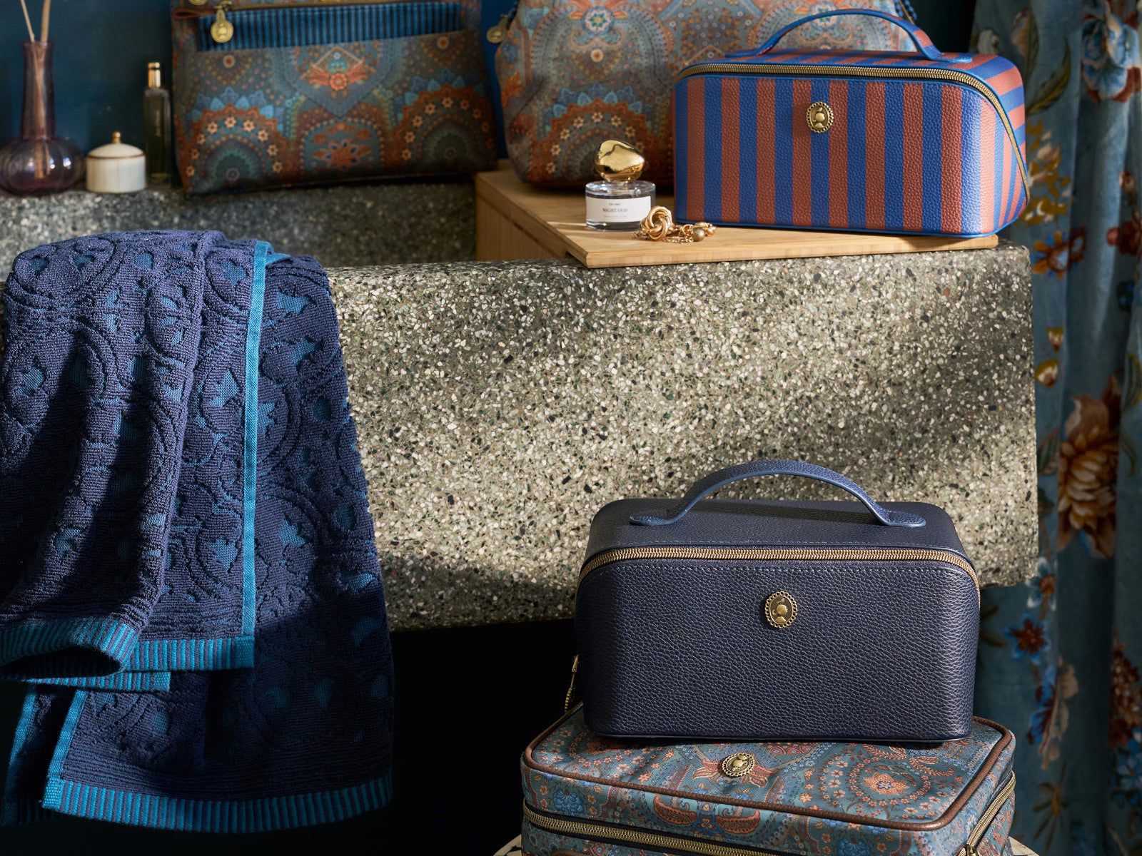 PIP STUDIO Caryn Kosmetiktasche Combi Jabali blau 26cm Freisteller 5