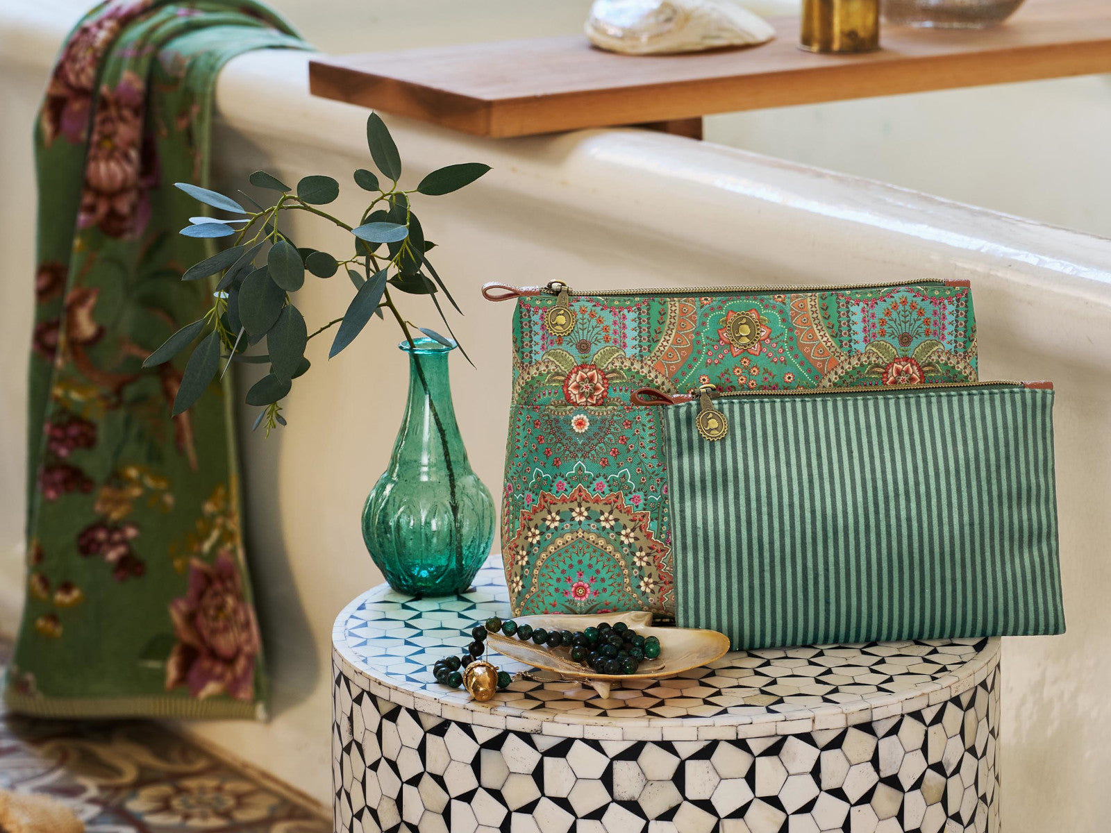 PIP STUDIO Caryn Kosmetiktasche Combi Jabali grün 26cm Lifestyle 1