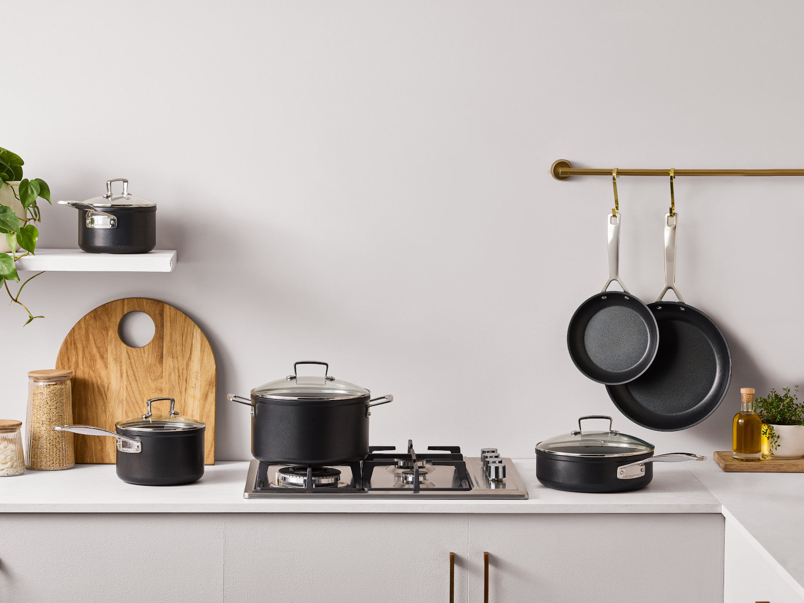 Le Creuset Essential Kochgeschirrset Keramik-Antihaft 4tlg Lifestyle 1