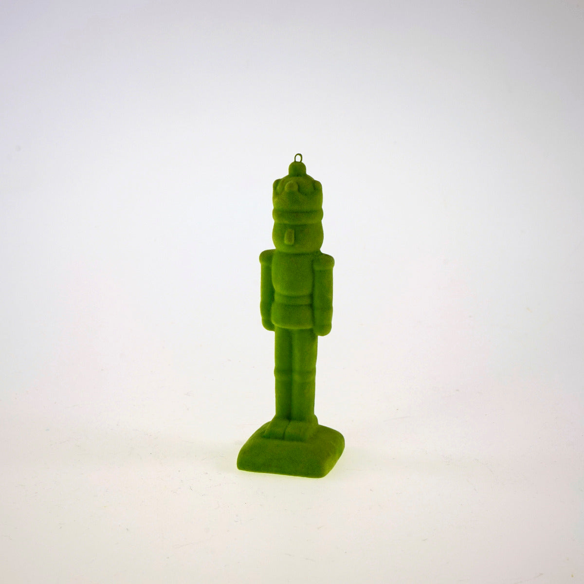 Werner Voß Nussknacker grün beflockt 16cm Freisteller