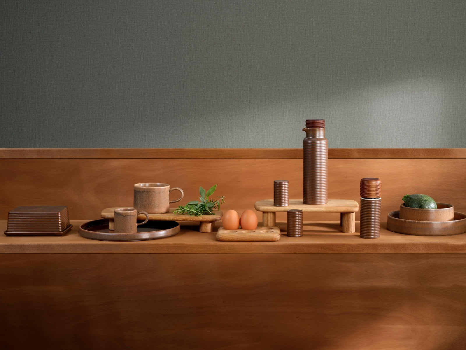 ASA wood Tablett auf Fuß Eiche 32x15,5cm Lifestyle 1