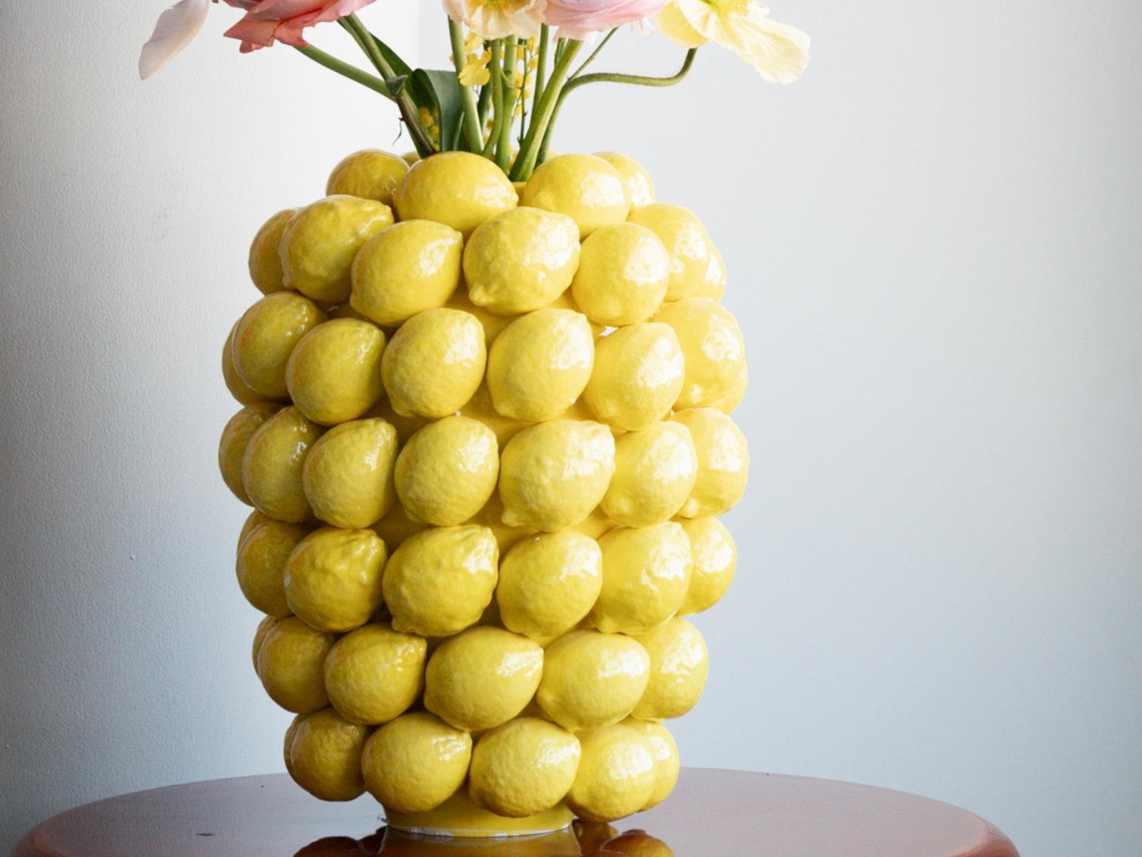 KARE Design Vase Lemon Juice 40cm Lifestyle 2