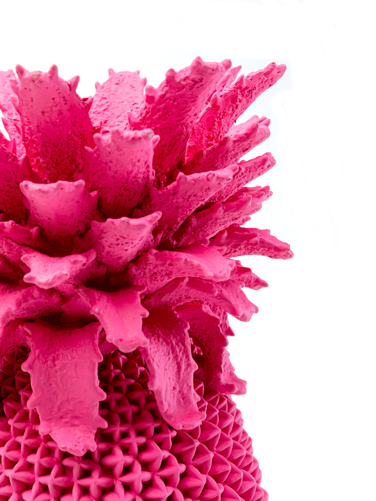 KARE Design Vase Pineapple Rosa 30cm Lifestyle 2