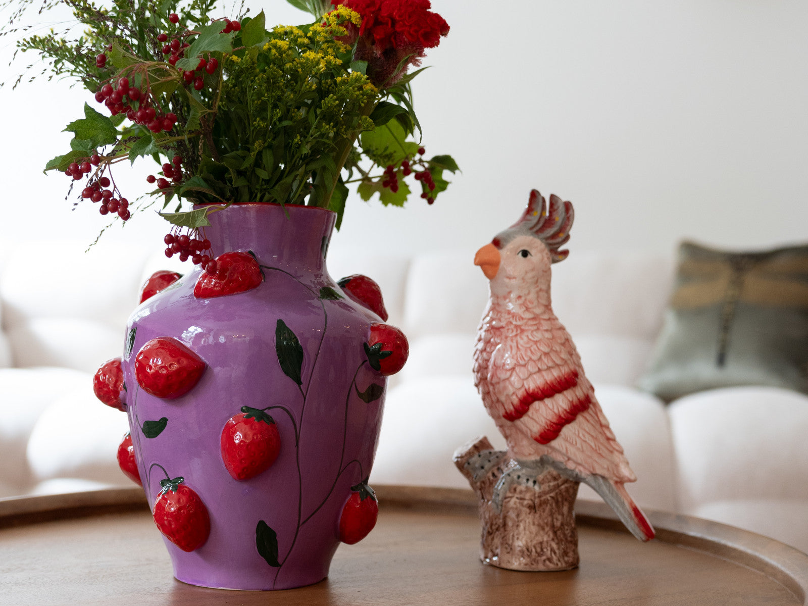 KARE Design Vase Strawberry Fields 30cm Lifestyle 1