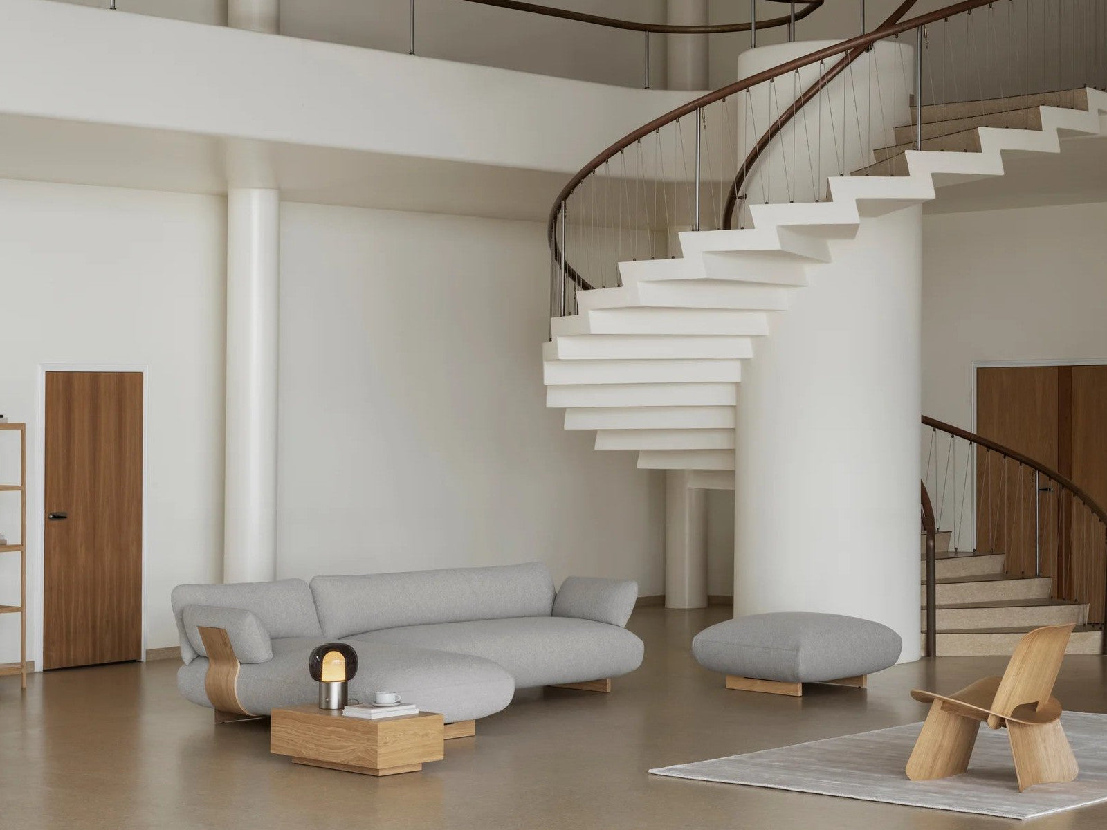 Blomus IRIS Tischlampe stainless steel matt 32cm Lifestyle 1