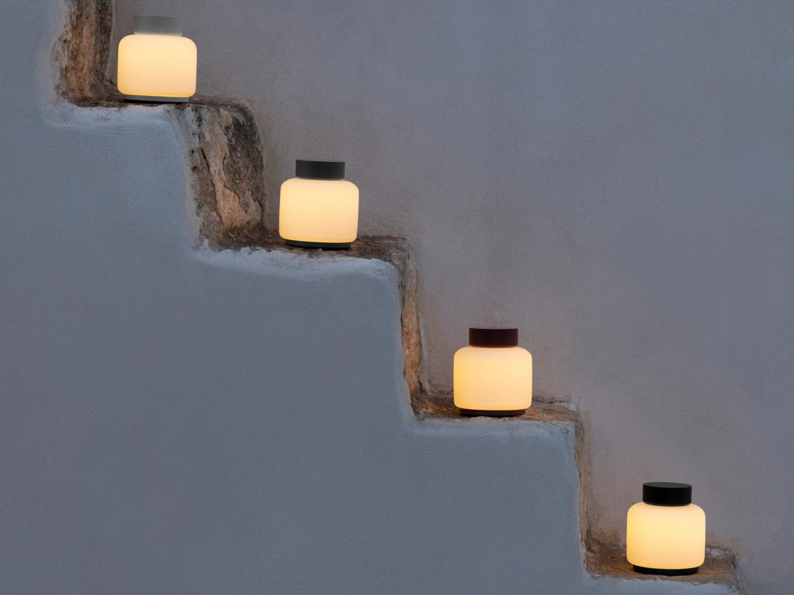 Blomus FAWN LED-Lampe seidengrau 13cm Lifestyle 3