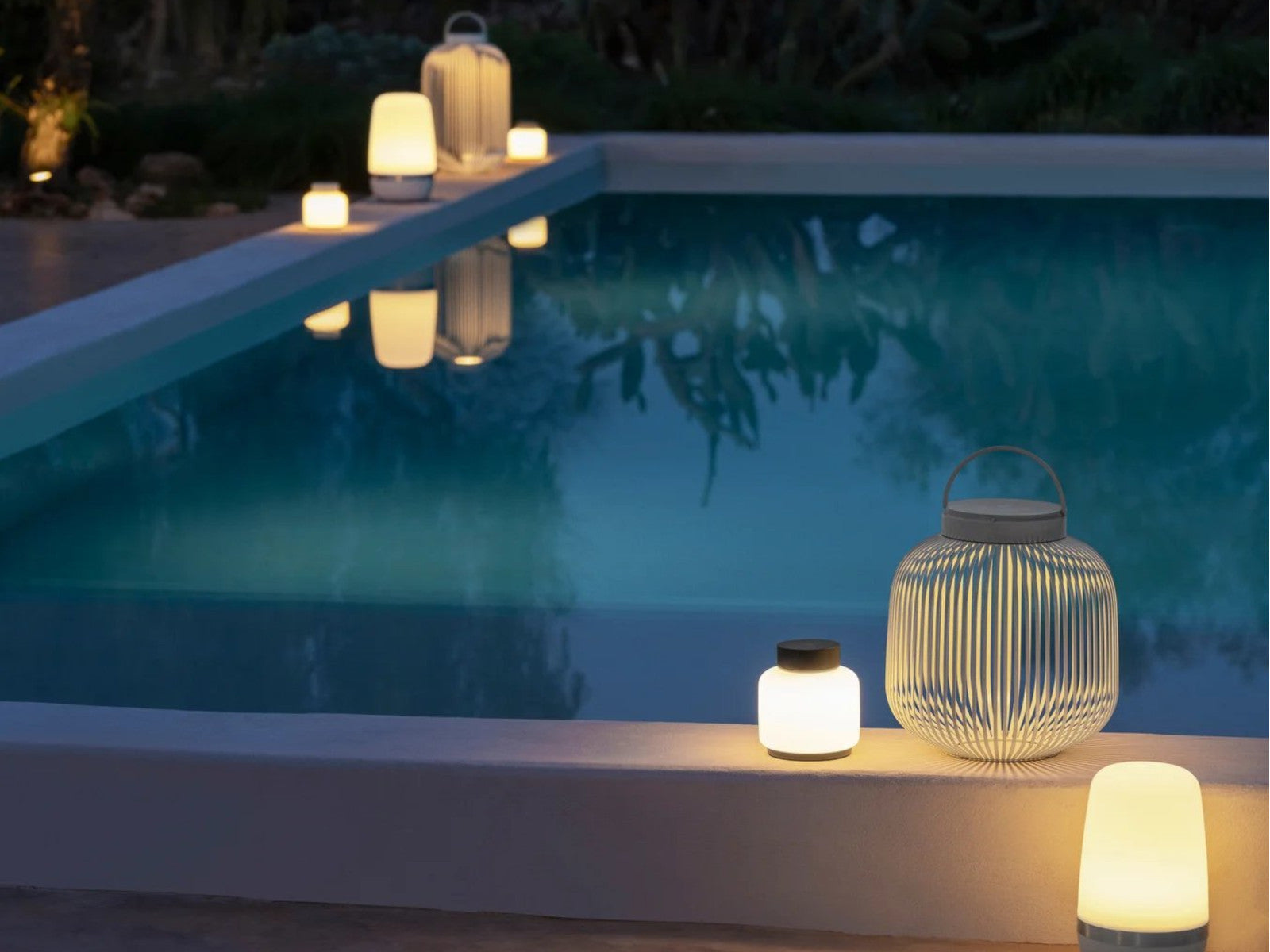 Blomus FAWN LED-Lampe seidengrau 13cm Lifestyle 2