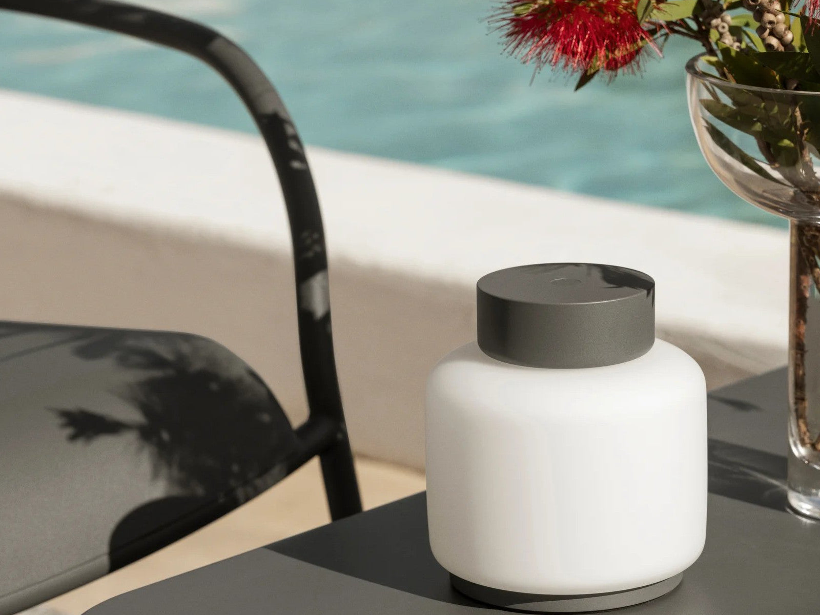 Blomus FAWN LED-Lampe granitgrau 13cm Lifestyle 2