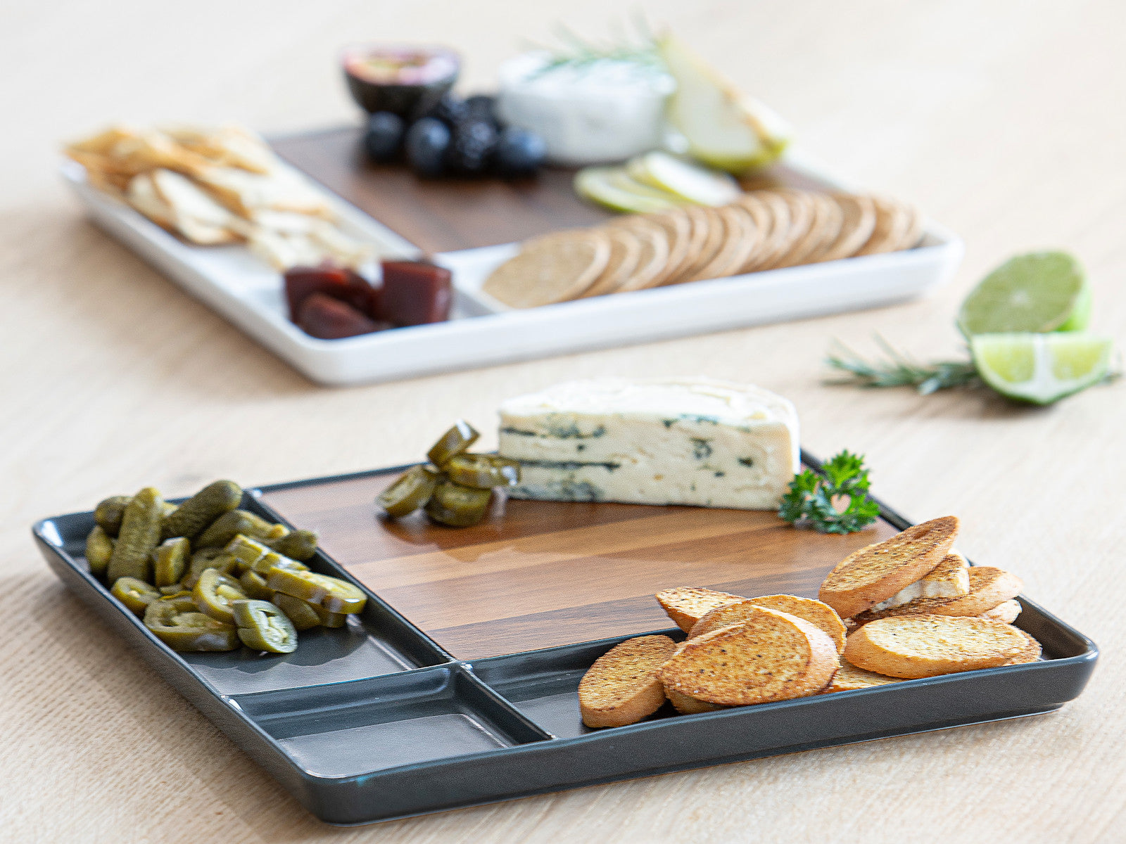 ladelle ESSENTIALS Servierbrett weiß 29,5cm Lifestyle 2