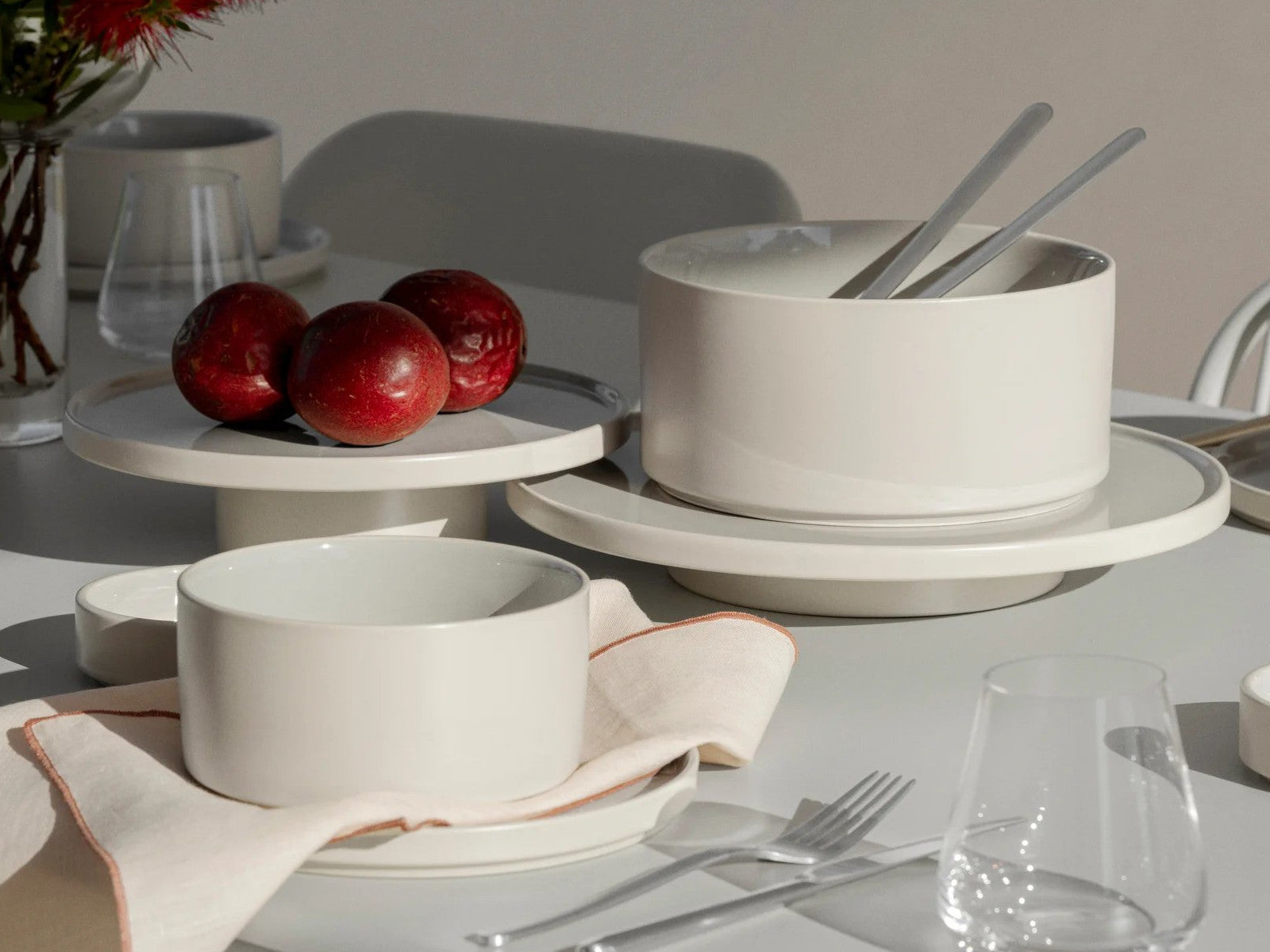 Blomus PILAR Tortenplatte S moonbeam 24cm Lifestyle 2